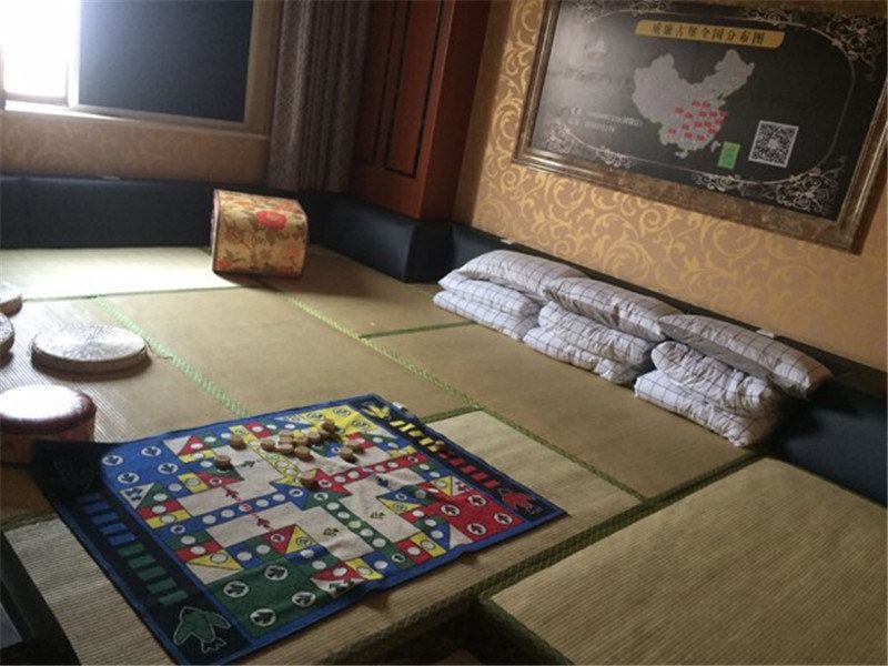 阳光三室一厅