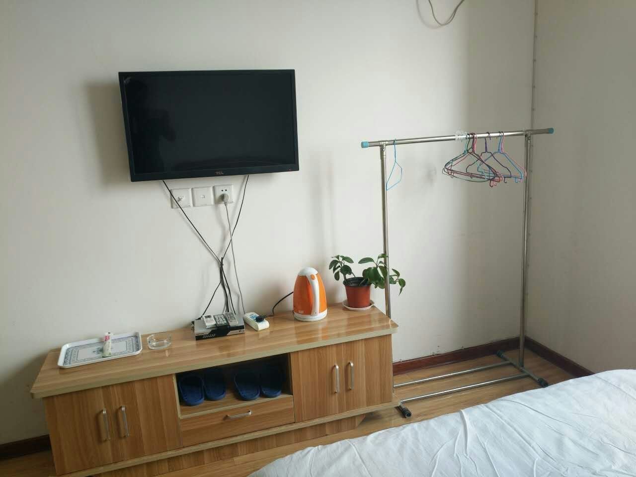 阳光双床房