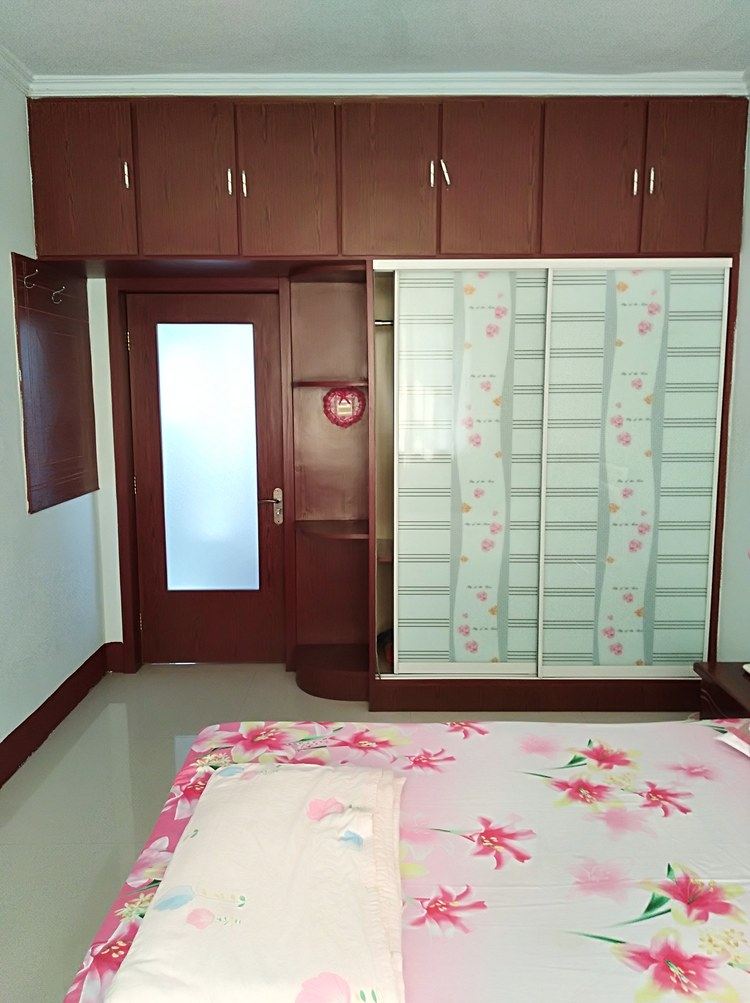 舒适温馨家庭房