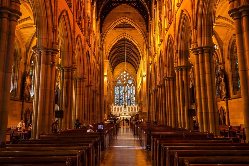 mary"s cathedral 圣玛丽大教堂是一座特别漂亮的哥特式教堂,教堂内部