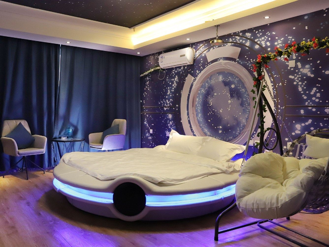 星空一室圆床房