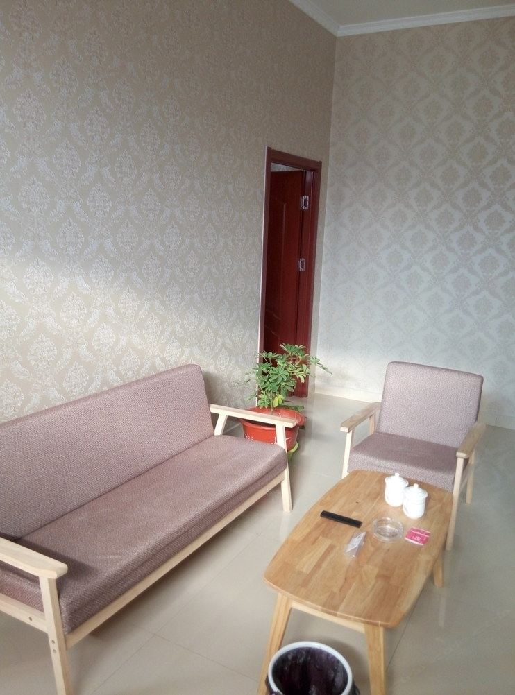三室一厅