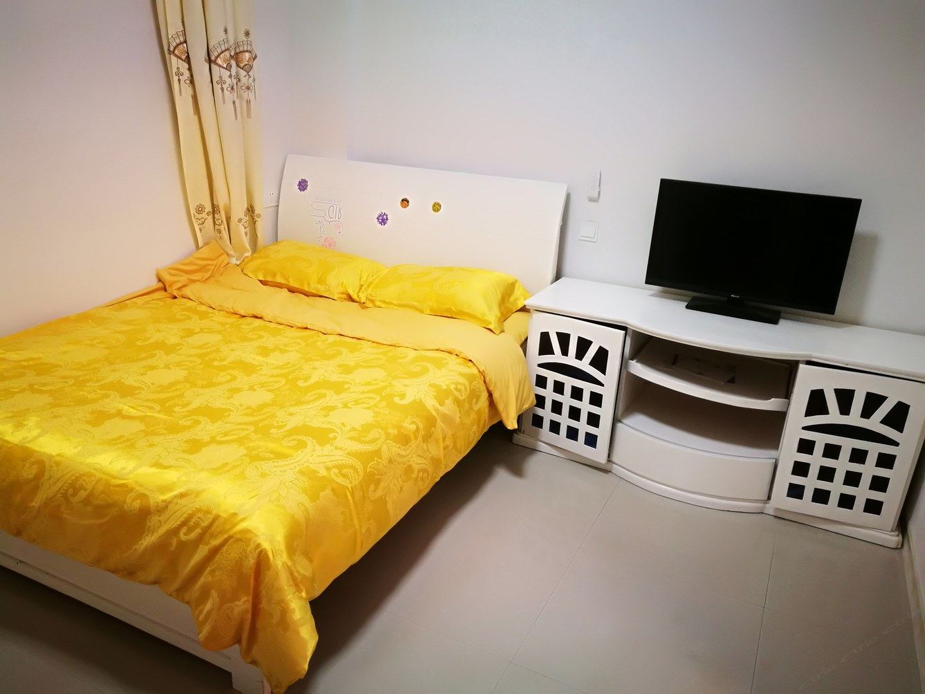 温馨二室大床房