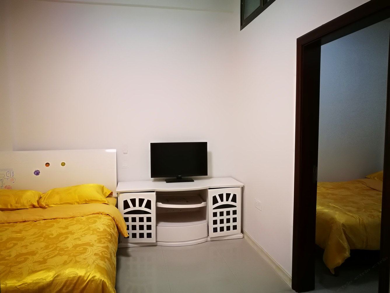 温馨二室大床房