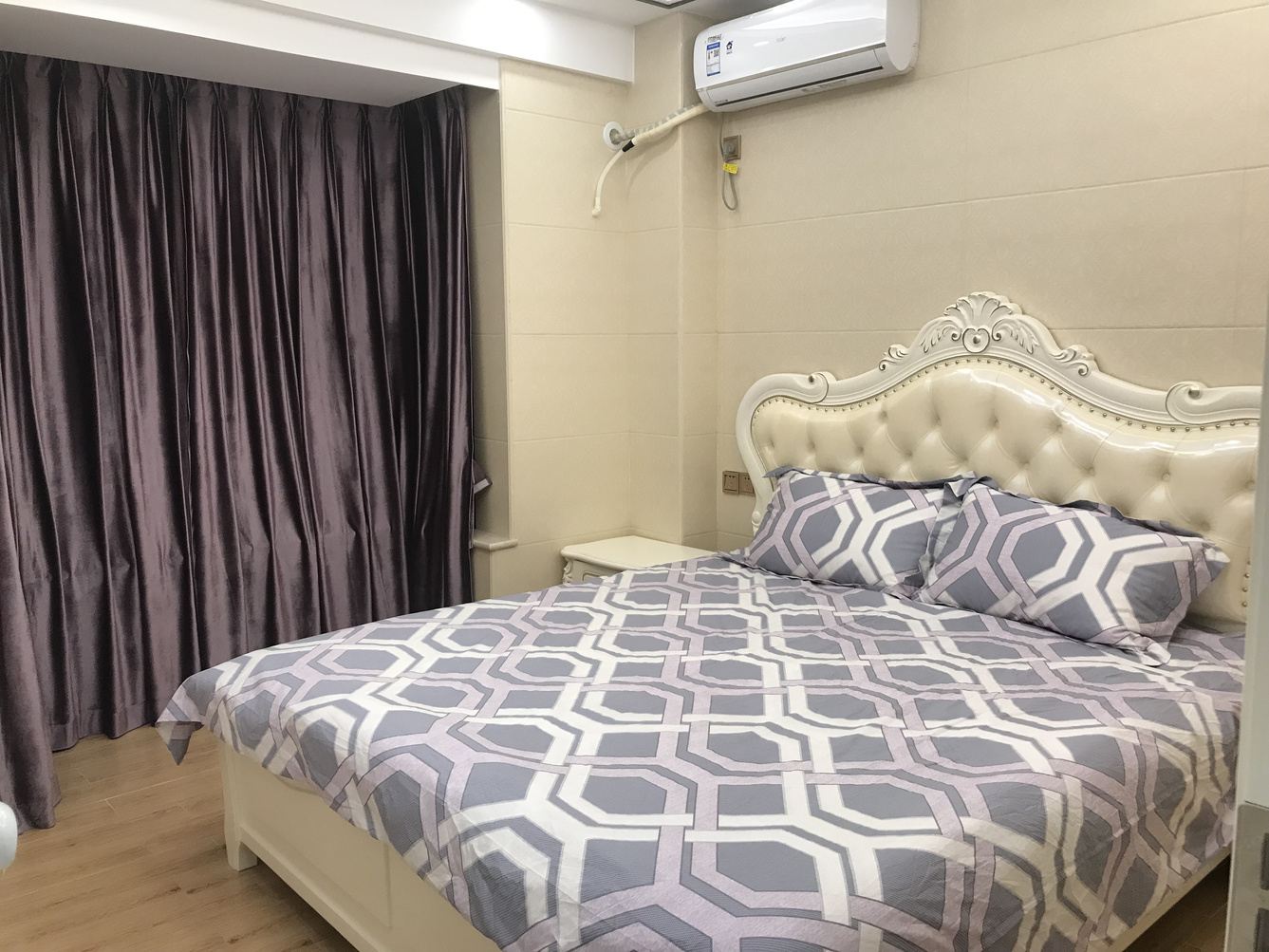 阳光三室一厅套房