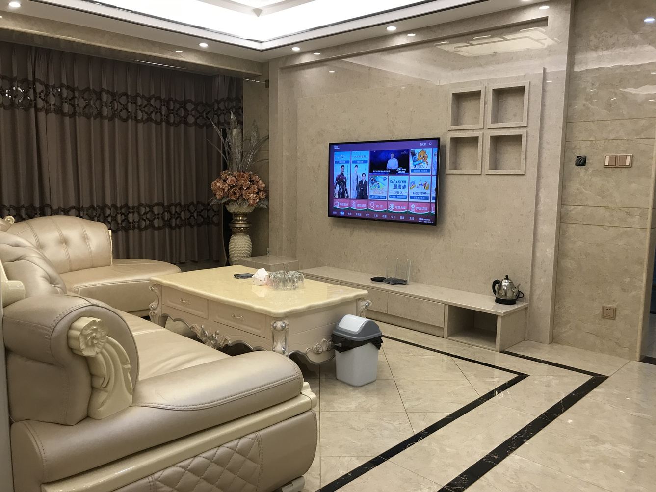 阳光三室一厅套房