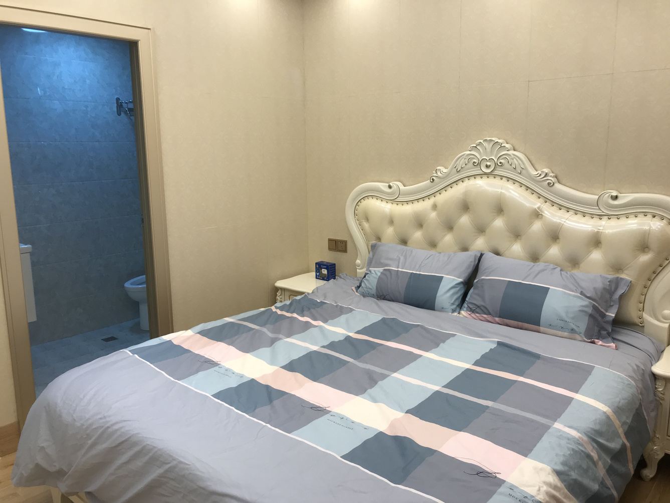 阳光三室一厅套房