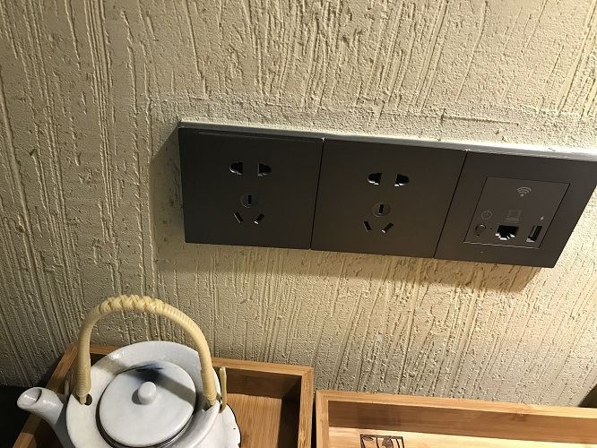 hotelPic