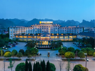 湖南張家界旅游報團價格_報團去湖南張家界多少錢_湖南張家界旅游大約多少錢