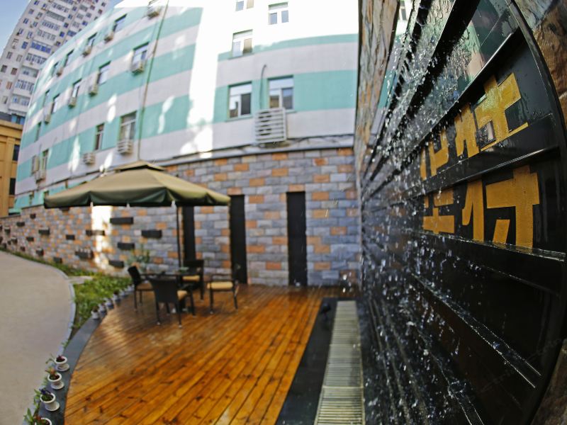 hotelPic