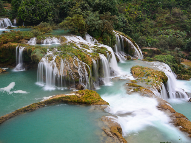 1.天气因素:海边岛屿特殊季节会遇到天气的影响,如遇台风、暴雨、政府管制等不可抗力因素导致无法上岛,工作人员将会如实告知情况,行程将调整涠洲岛自由行将变更为北海当地游; 2.复航因素:北海-涠洲岛交通船会跟随天气有停航/复航通知,因临时通知非旅行社可控,届时**有船票放置售票口售卖,如想上岛需本人排队购买,旅行社无法采购。(PS按以往经验,成功购买概率较低,此类情况多发于台风季) 3.