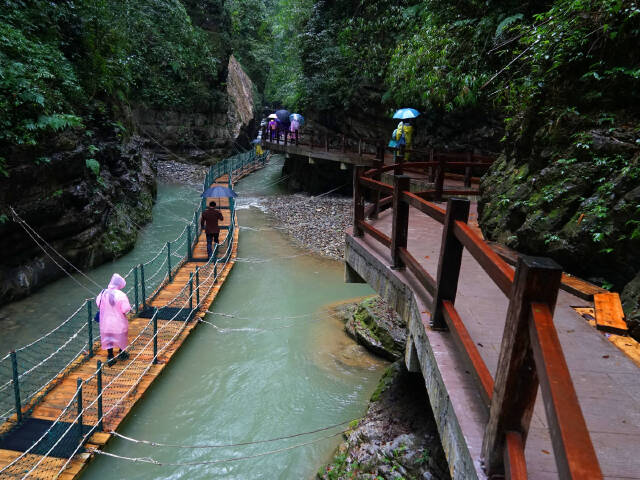 http:\/\/www.tuniu.com\/tour\/210669200