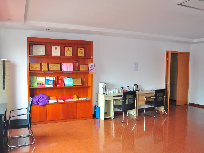 hotelPic