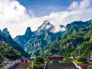 湖南張家界游報(bào)價(jià)_湖南張家界旅行團(tuán)_到湖南張家界旅游報(bào)團(tuán)價(jià)格