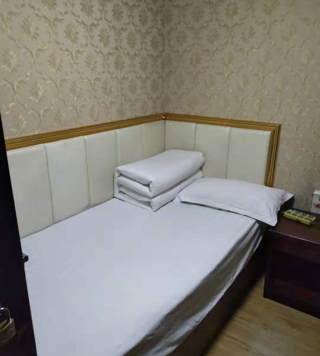 单人间(公共卫浴)