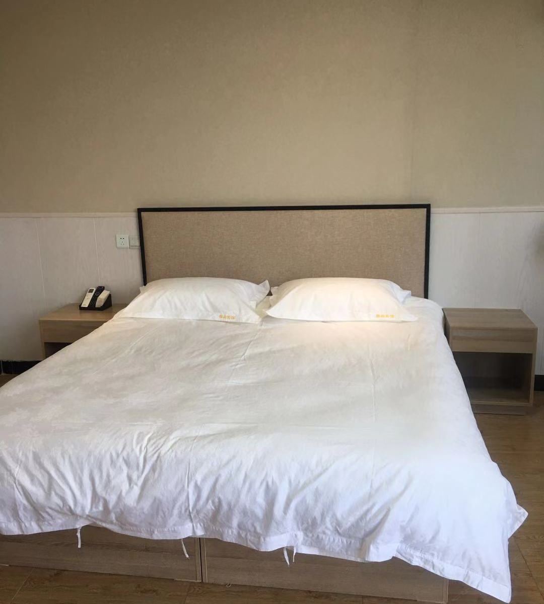 豪华大床房
