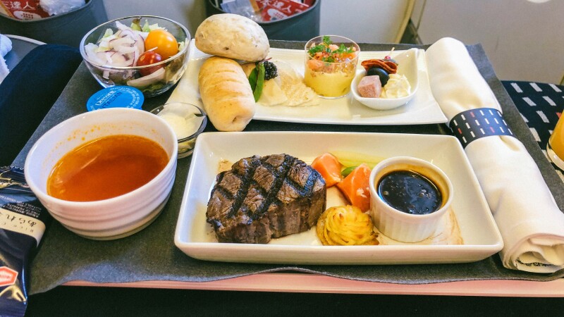 [途牛首发]听说日本航空的飞机餐很好吃?带你亲测米其林商务餐