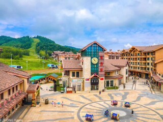 旅行團(tuán)東北長(zhǎng)白山游_東北長(zhǎng)白山旅游價(jià)格多少跟團(tuán)_東北長(zhǎng)白山報(bào)團(tuán)多少錢