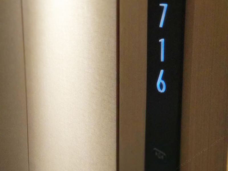 hotelPic