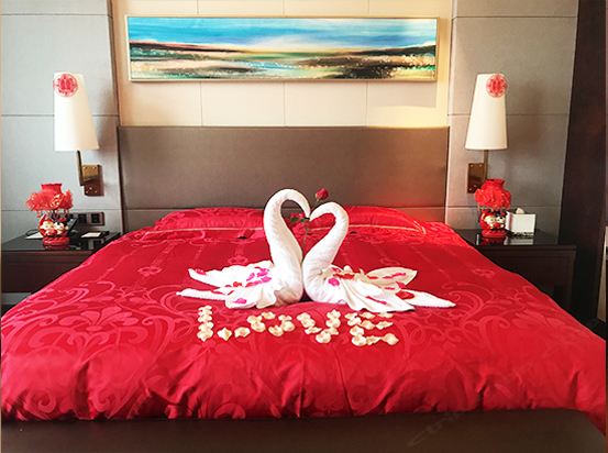 hotelPic