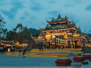 成都旅游跟團多少錢_8月成都旅游_怎么去成都旅游