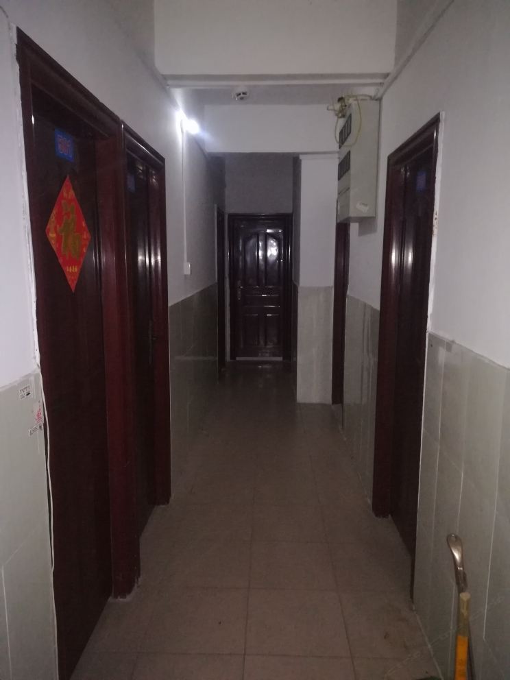 单床间(公用卫浴)
