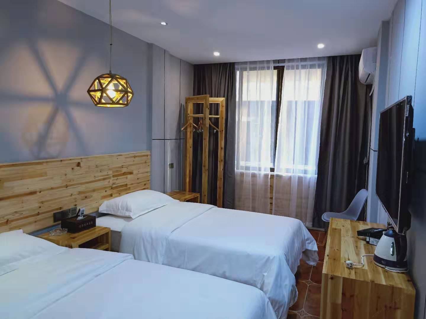 舒适双床房