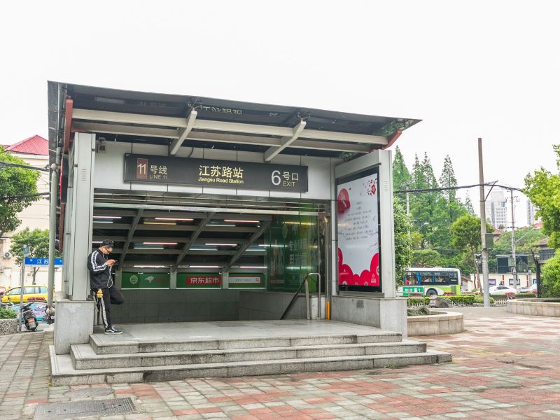 上海....公寓(镇宁路分店)
