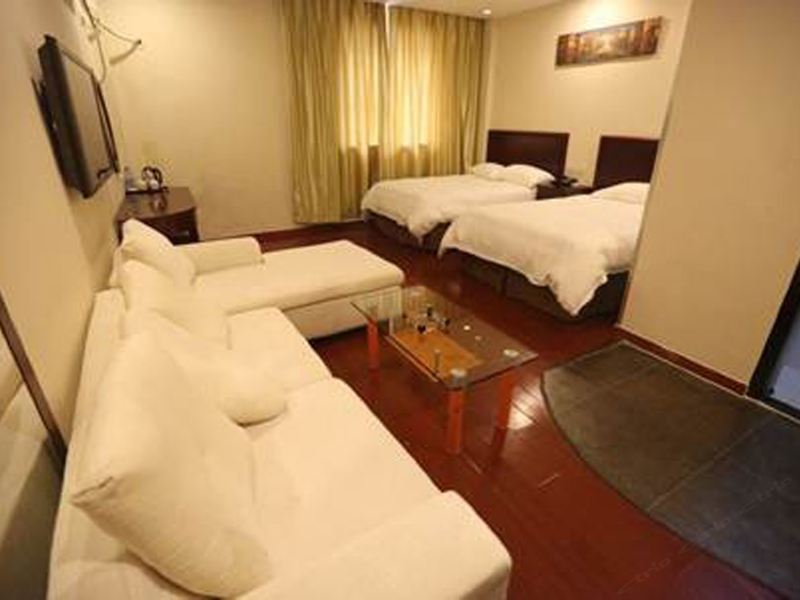 hotelPic
