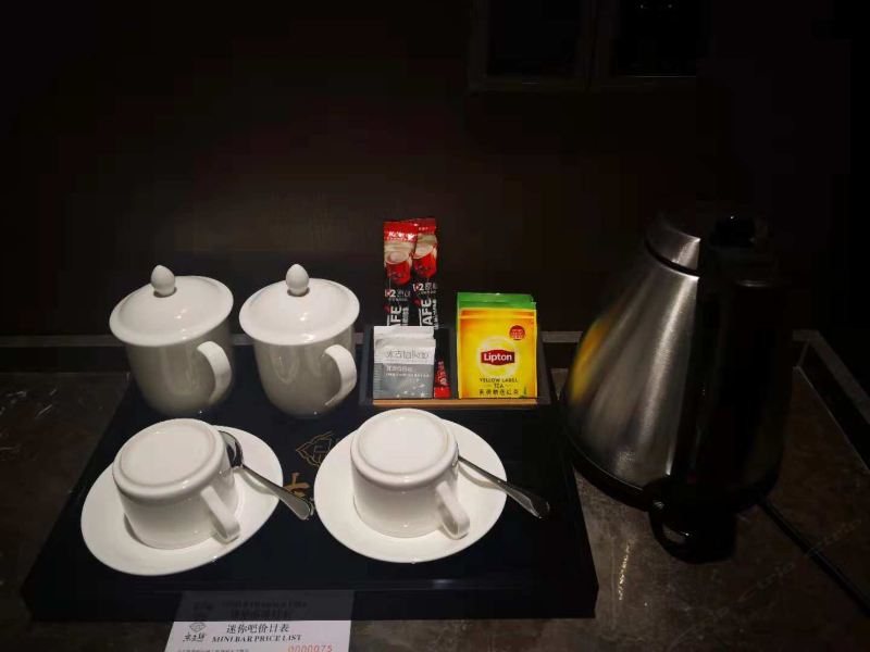 hotelPic
