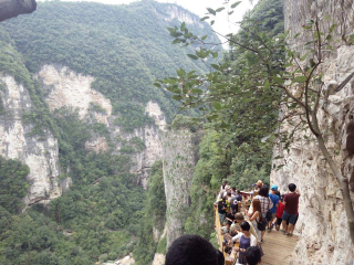 張家界天門(mén)山玻璃棧道旅游團(tuán)報(bào)價(jià)2021_張家界天門(mén)山玻璃棧道旅游團(tuán)報(bào)價(jià)自由行_張家界天門(mén)山玻璃棧道旅游費(fèi)用