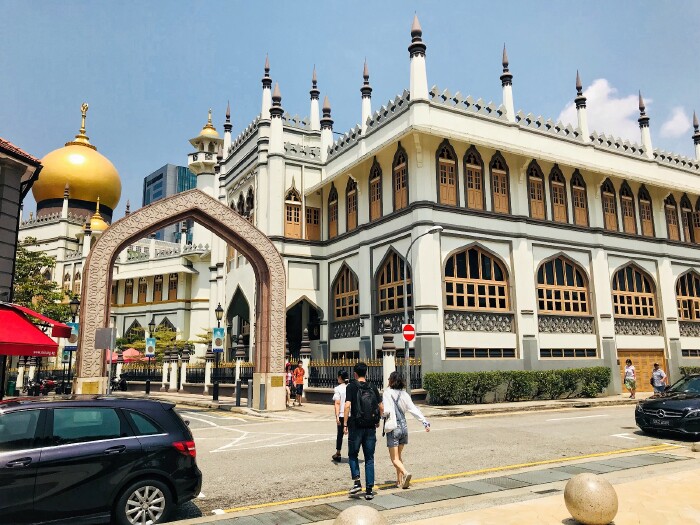 甘榜格南(即阿拉伯风情街)是新加坡穆斯林的聚居区,这里是感受马来