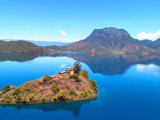 云南香格里拉最佳旅游路線_云南香格里拉游花多少錢_到云南香格里拉旅游報團(tuán)價格