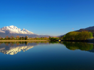 云南香格里拉最佳旅游路線_云南香格里拉游花多少錢_到云南香格里拉旅游報團(tuán)價格