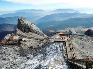 云南香格里拉最佳旅游路線_云南香格里拉游花多少錢_到云南香格里拉旅游報團(tuán)價格