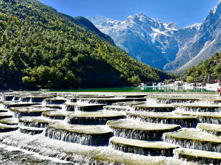 云南香格里拉最佳旅游路線_云南香格里拉游花多少錢_到云南香格里拉旅游報團(tuán)價格