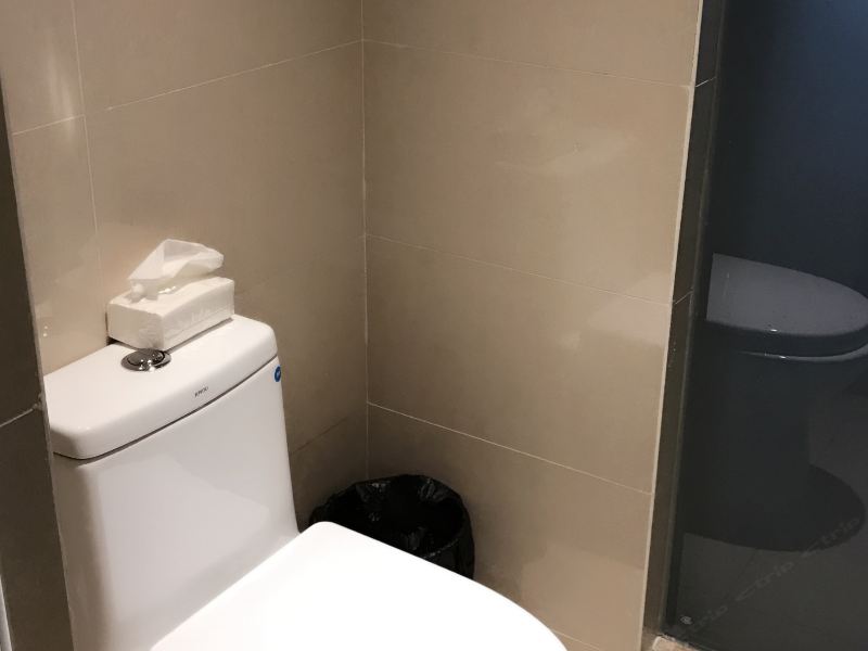 hotelPic
