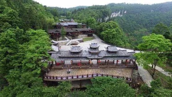 武隆天坑寨子景区         