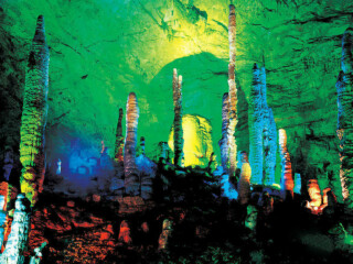 8月湖南張家界旅游_湖南張家界跟團(tuán)還是自由行