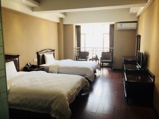 云南香格里拉自由行還是跟團(tuán)好_去云南香格里拉旅游要多少錢(qián)_去云南香格里拉旅游多少錢(qián)