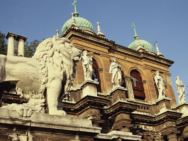 布达佩斯-萨格勒布-普利特维采湖群国家公园-扎