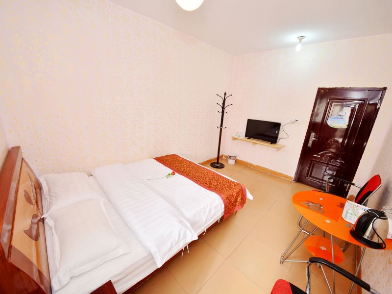 hotelPic