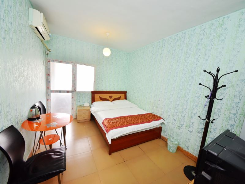 hotelPic