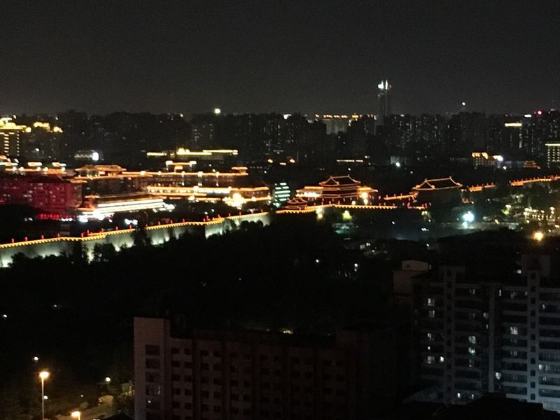 西安灯初上·随意宅公寓(丝绸之路起点分店)