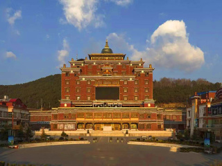 云南香格里拉最佳旅游路線_云南香格里拉游花多少錢_到云南香格里拉旅游報團(tuán)價格