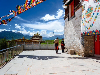 西寧最佳旅游路線_西寧跟團(tuán)還是自由行_去西寧靠譜的旅行團(tuán)