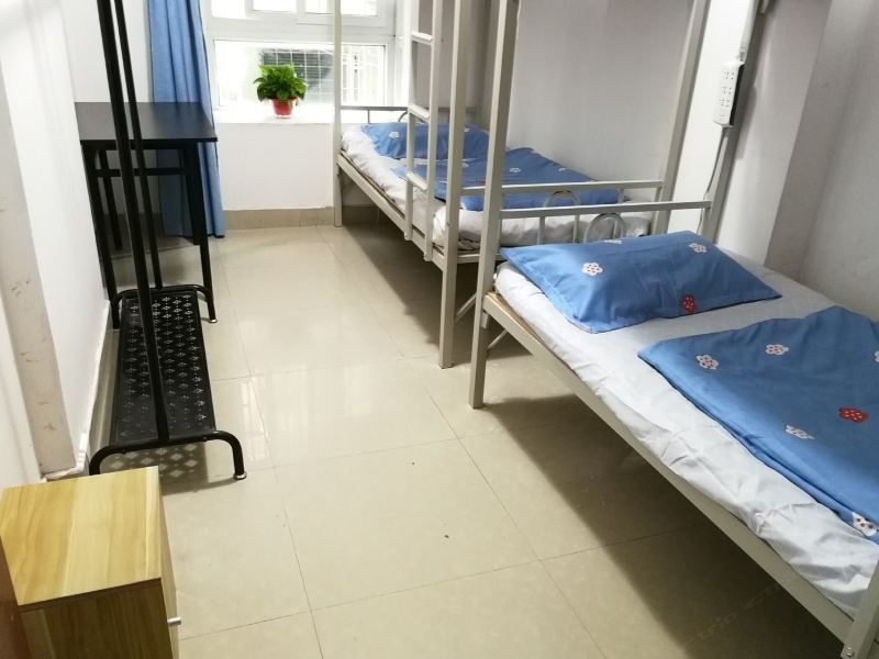 深圳北站周旅青年公寓(2号店)