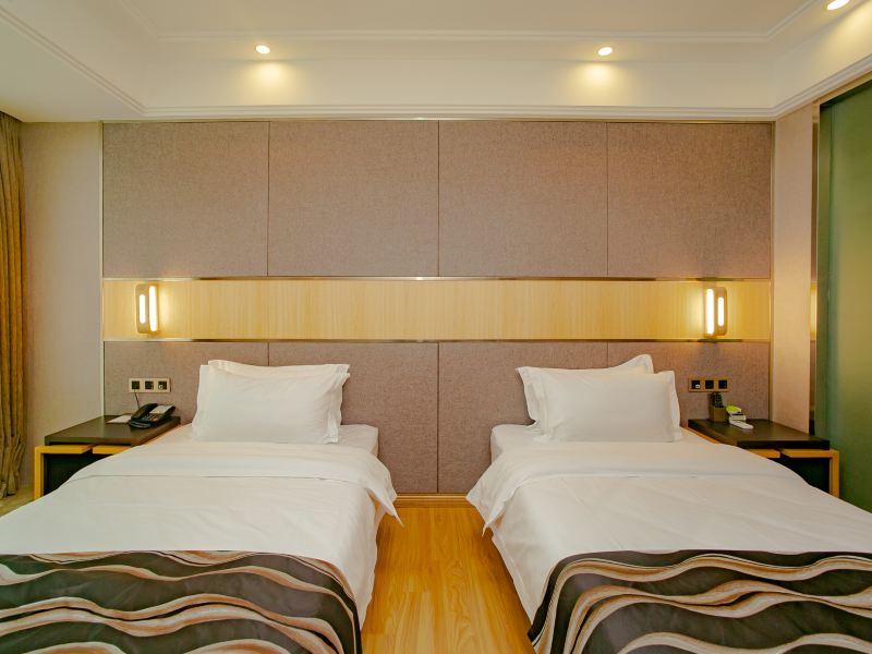 hotelPic