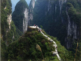湘西鳳凰古城報(bào)團(tuán)多少錢_湘西鳳凰古城跟團(tuán)還是自由行_跟團(tuán)湘西鳳凰古城旅游價(jià)格表