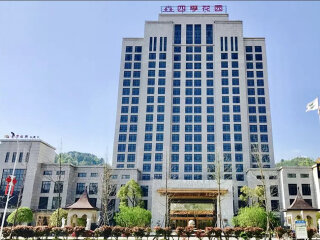 貴州黃果樹瀑布游組團(tuán)_貴州黃果樹瀑布最適合旅游的季節(jié)_2021去貴州黃果樹瀑布跟團(tuán)多少錢